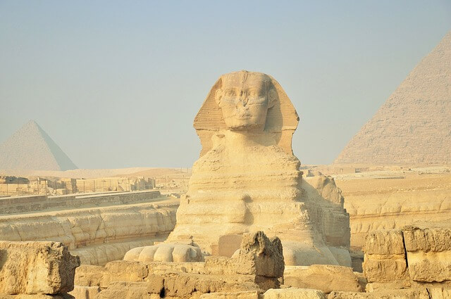 sfinks i piramidy w egipcie