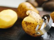 Obierany ziemniak