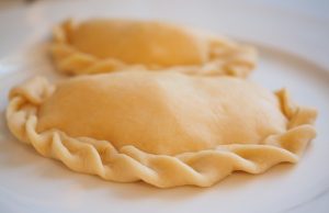 Z czego składa się linia do pierogów? Czego potrzebują producenci pierogów? pierogi